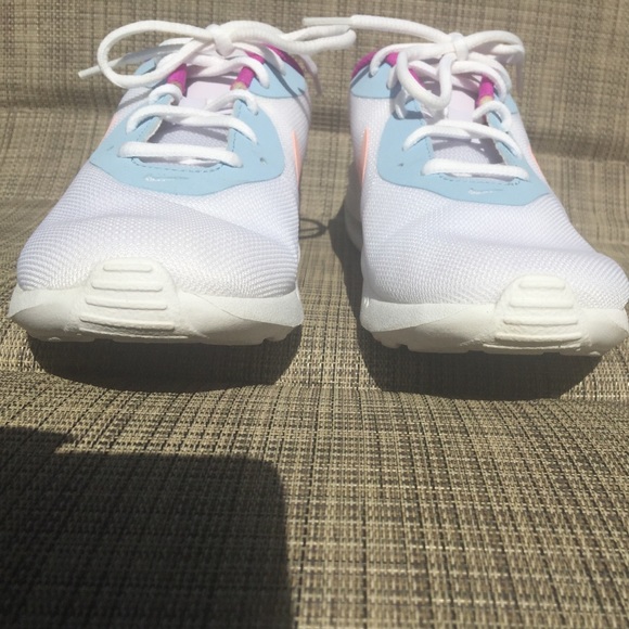 Nike Air Sneakers - Picture 5 of 11